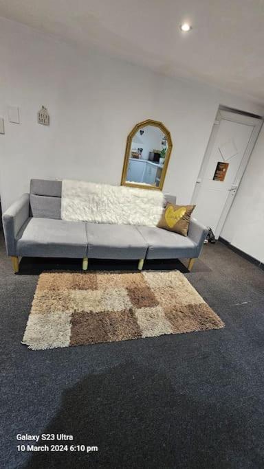 Ferienwohnung A Cosy Deluxe Size Studio With Queen Size And Sofa Bed Leeds  Exterior foto